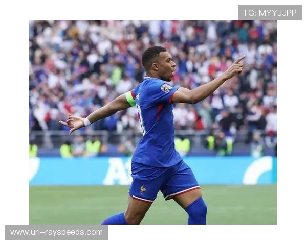 巴黎vs雷恩一役，姆巴佩替补登场献助攻